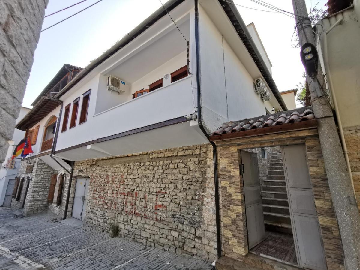 Bed and Breakfast Bujtina Valgent Берат Экстерьер фото