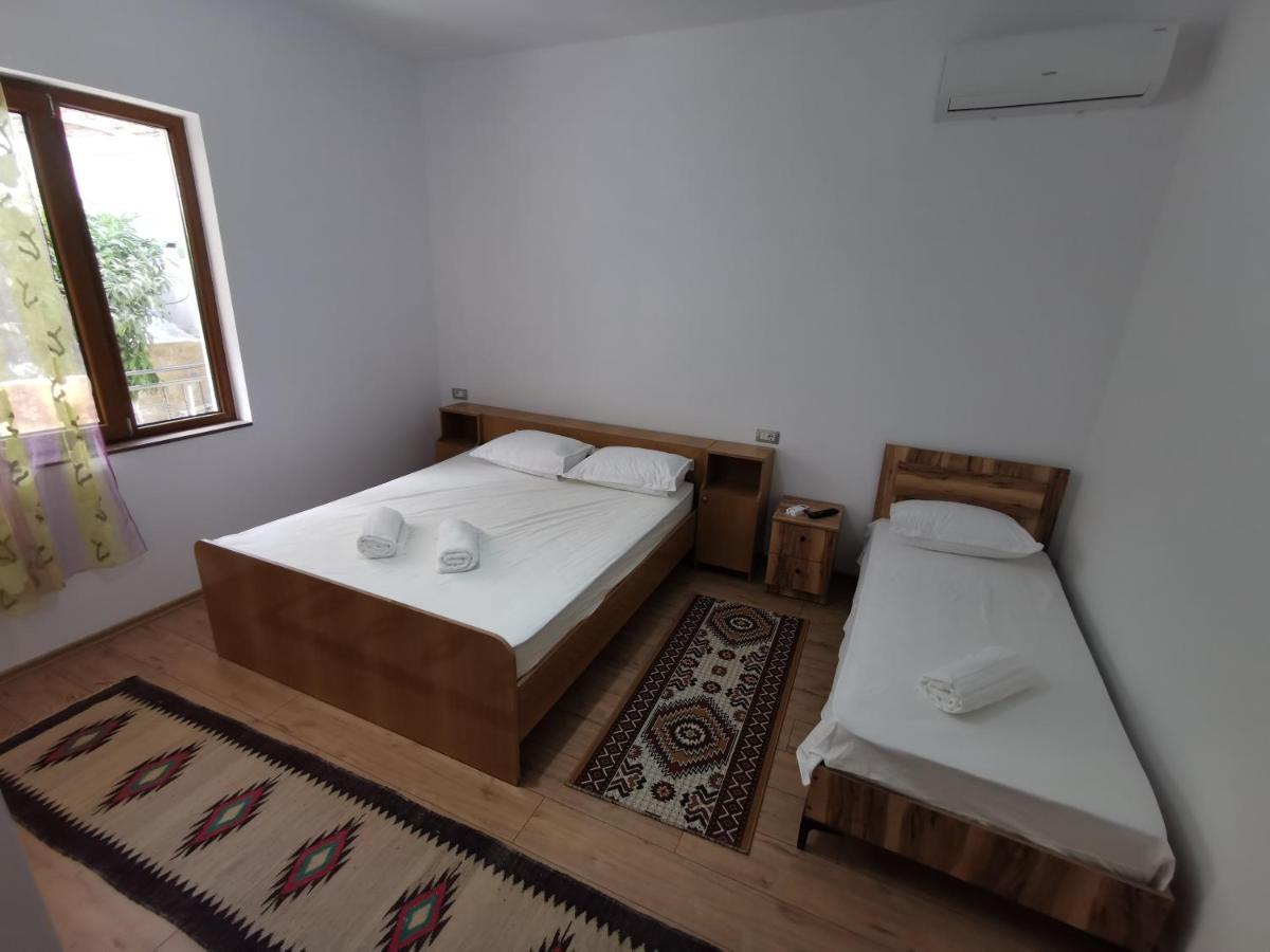 Bed and Breakfast Bujtina Valgent Берат Экстерьер фото